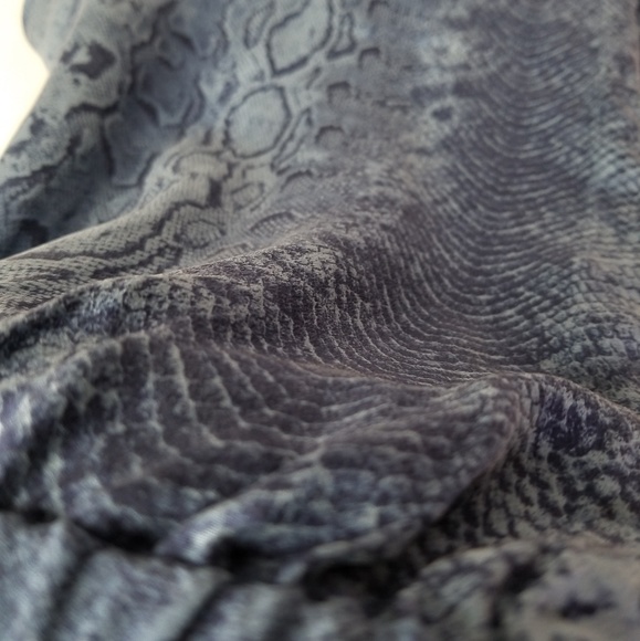 Joie - Blue Python Snakeskin Silk Pants - Picture 4 of 4